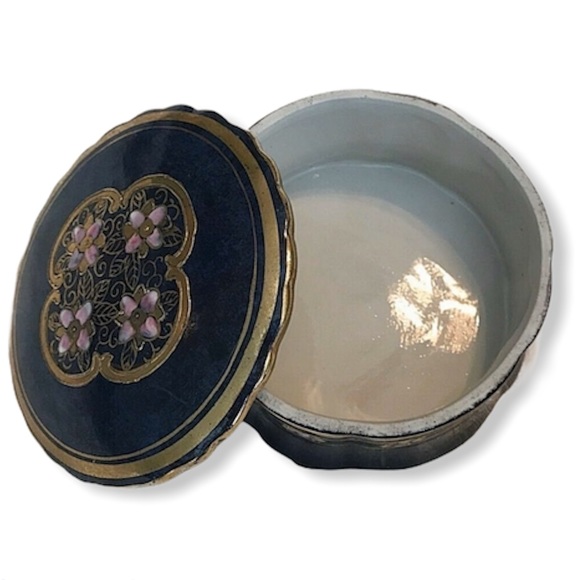 Toyo Trading Other - Vintage Decor Box With Lid Blue Floral